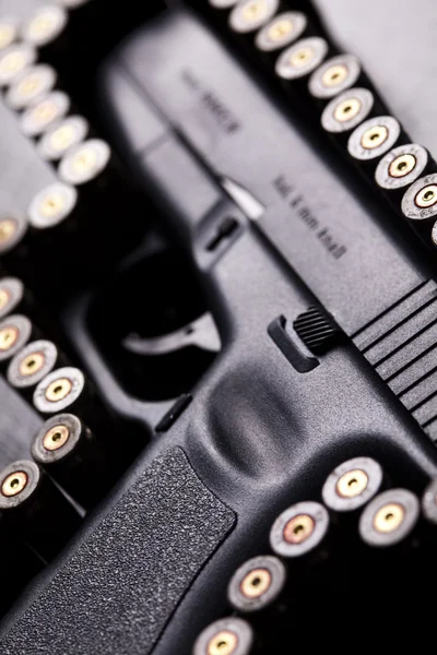 Munition und automatische Handfeuerwaffen — Stockfoto