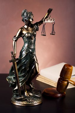 Adalet ve hukuk terazileri
