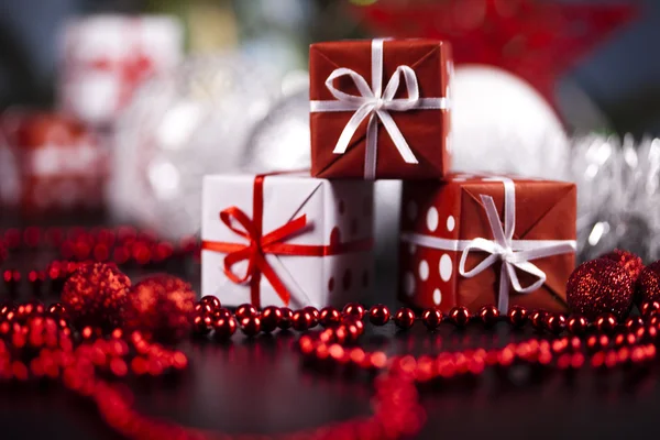 Різдвяні прикраси, подарунки — стокове фото