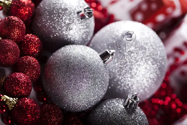 Weihnachten Hintergrund mit Kugeln — Stockfoto
