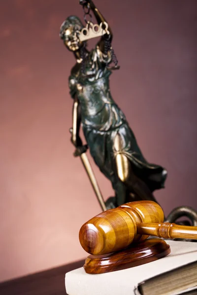 正義、法律のアンティーク像 — ストック写真