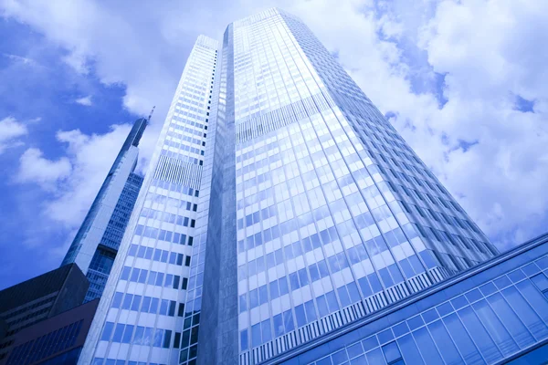 Edificios corporativos en perspectiva —  Fotos de Stock