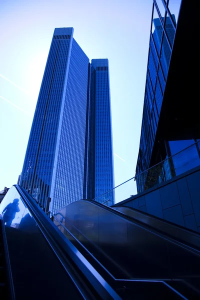 Edificio moderno de centro de negocios — Foto de Stock
