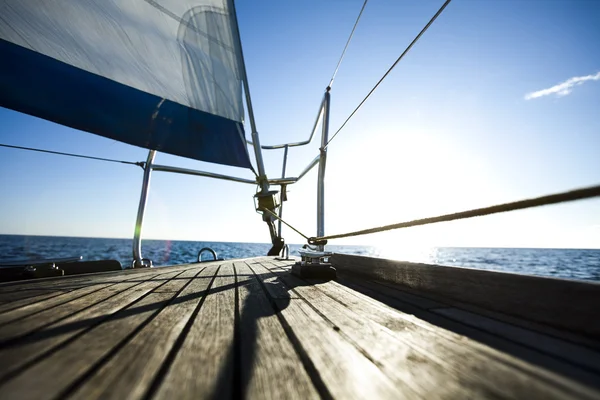 Sailing boat in the sea. — Stock Photo, Image