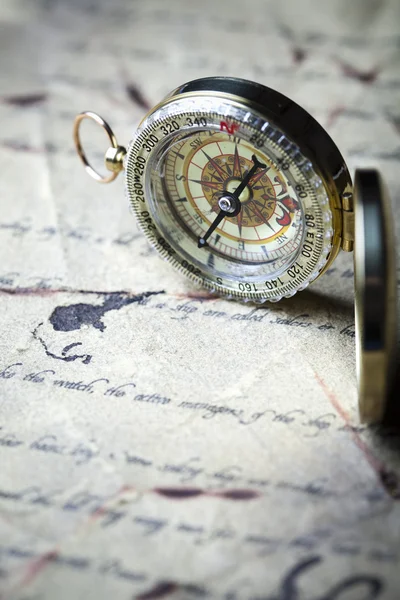 Peta lama dengan kompas — Stok Foto