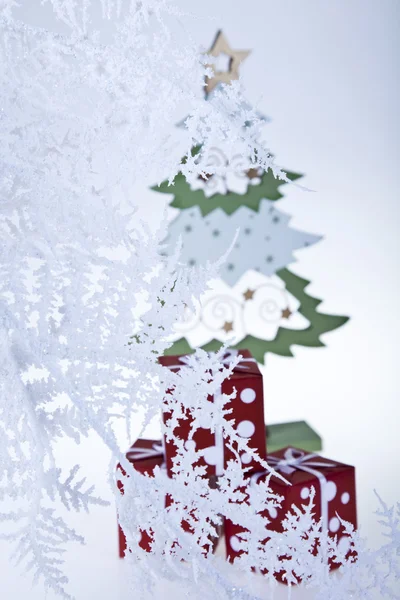 剪切云杉和圣诞节 — 图库照片