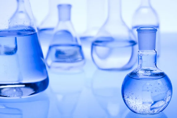 Equipamento de vidro de laboratório químico — Fotografia de Stock