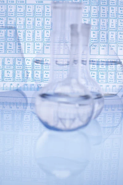 研究室のガラスの分子モデル — ストック写真