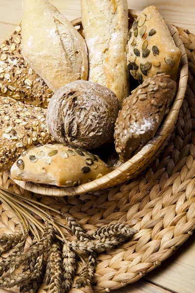 통 밀 빵의 다양 한 — 스톡 사진