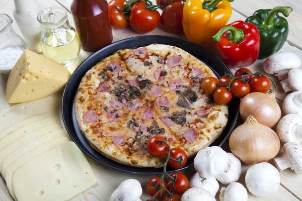 Νόστιμη ιταλική πίτσα — Φωτογραφία Αρχείου