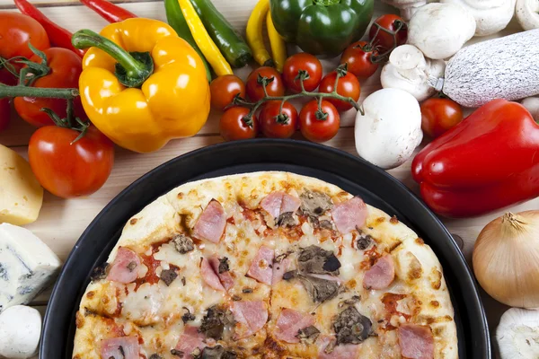 Pizza van bovenaf - Deluxe — Stockfoto