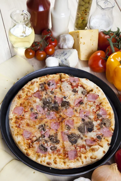 Pizza felülről - Deluxe — Stock Fotó