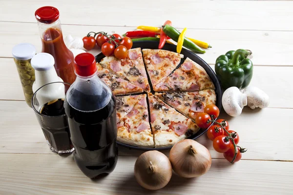 Hot pizza — Stock Photo, Image
