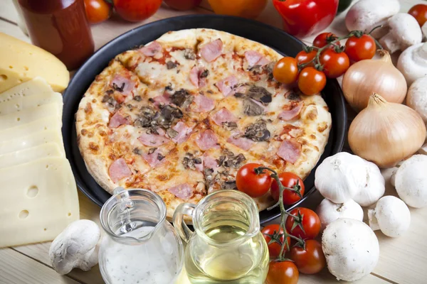 Pizza calda — Foto Stock