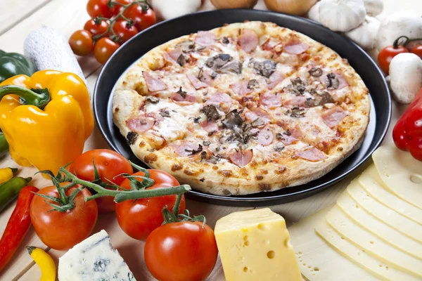 Lezzetli İtalyan pizza — Stok fotoğraf