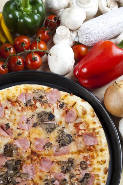 Pizza van bovenaf - Deluxe — Stockfoto