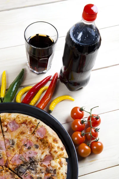 Fresh Pizza and italian kitchen — Stock Photo, Image