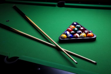 Bilardo topları, cue yeşil tablo