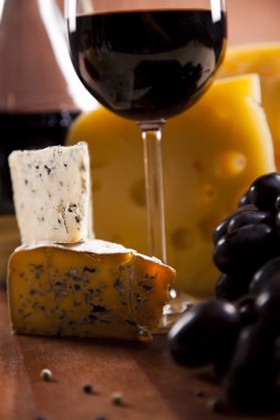 şarap ve peynir natürmort