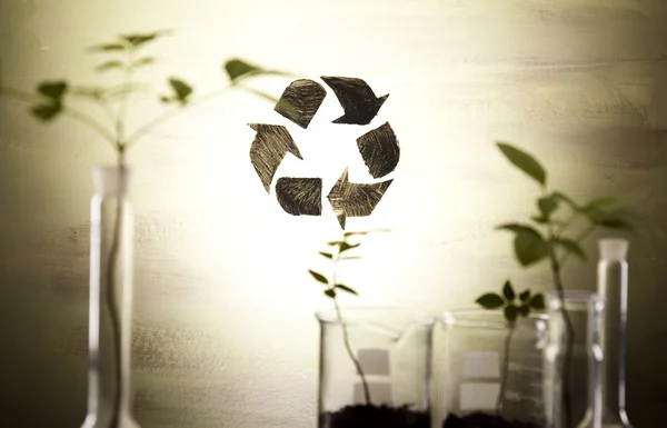 Recycling teken in laboratorium — Stockfoto