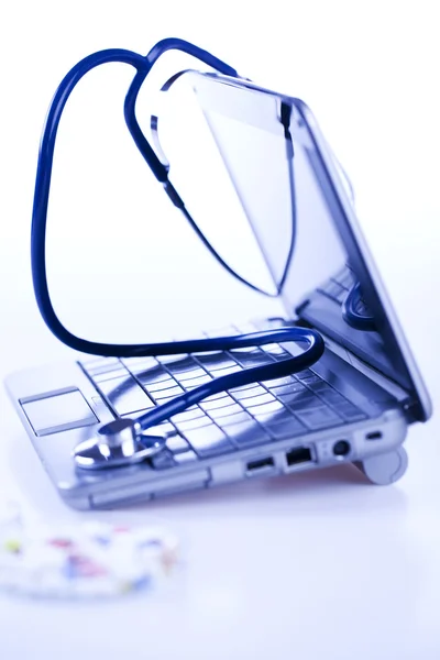 Laptop and Stethoscope — Stock Photo, Image