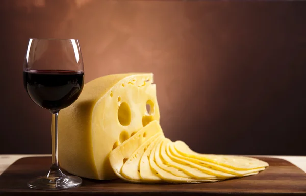 Csendélet sajttal és bor — Stock Fotó