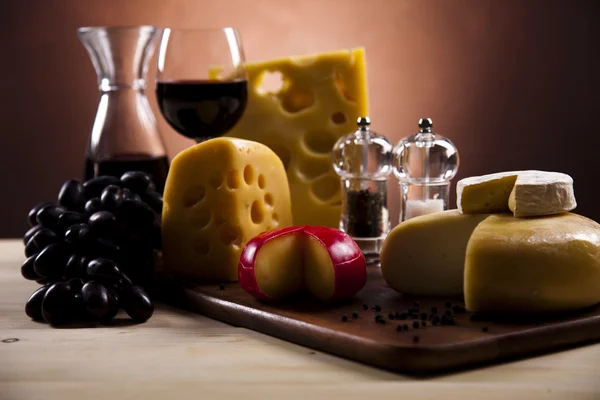 Red wine and cheese — Stock Photo, Image
