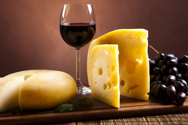 Still-life with cheese and wine — Stock Photo, Image
