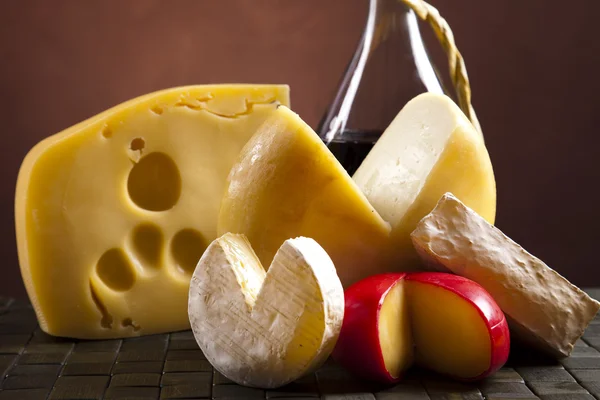 Red wine and cheese — Stock Photo, Image