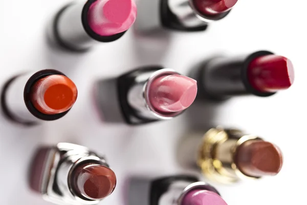 Lipsticks op witte achtergrond — Stockfoto