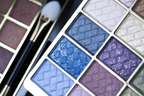 Colorful eyeshadows, accesories — Stock Photo, Image
