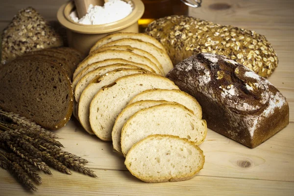 Разнообразие хлеба — стоковое фото