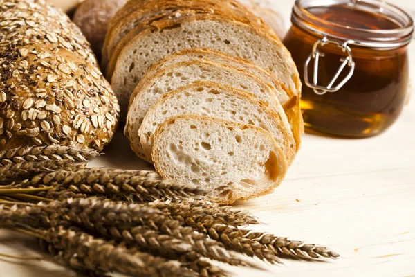 Pişmiş ekmek yelpazesine natürmort — Stok fotoğraf