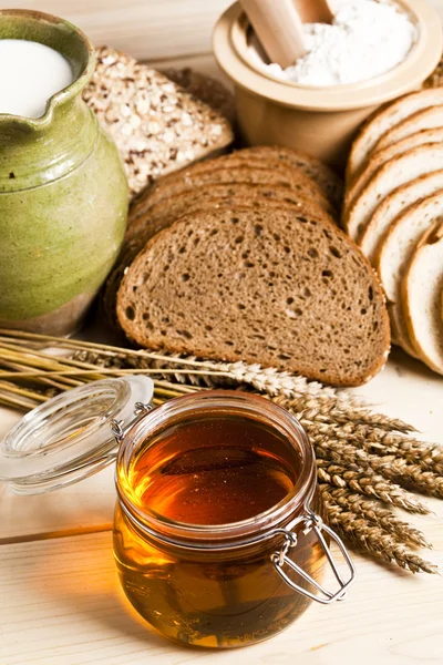Variedade de pão de trigo integral — Fotografia de Stock