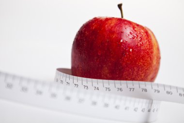 elma ve ölçüm bandı