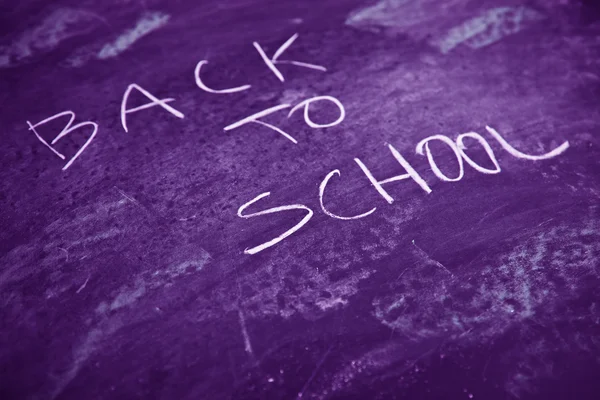 Επιγραφή σε ένα μαυροπίνακα σχολείο, επιστροφή στο σχολείο — Φωτογραφία Αρχείου