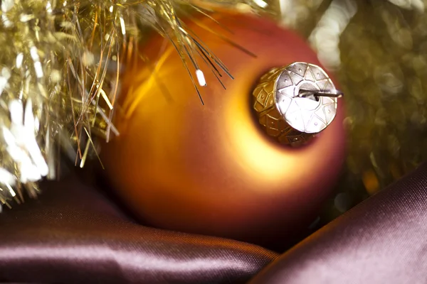 Безделушка, рождественское дерево — стоковое фото