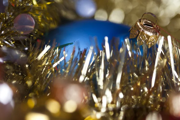Baubles brilhantes e Natal — Fotografia de Stock