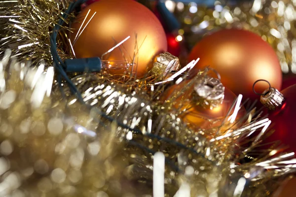 Kerstballen en Kerstdag — Stockfoto