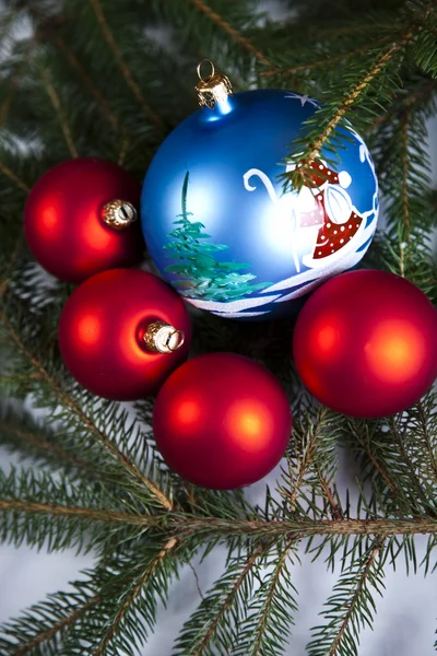 安物の宝石、クリスマス ツリー — ストック写真