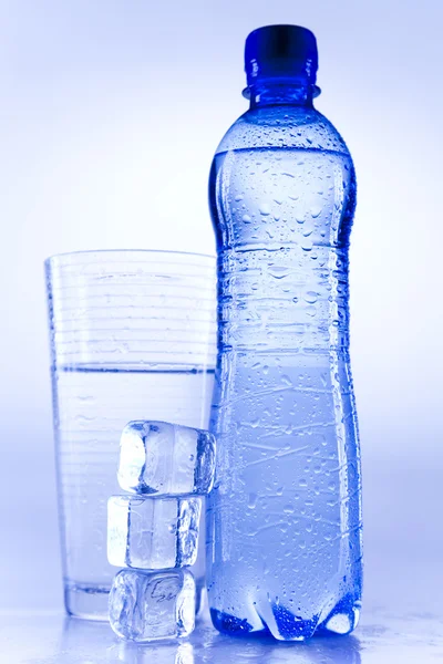 Fond de bouteille d'eau — Photo