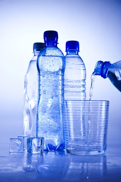 Su şişesi arka plan — Stok fotoğraf