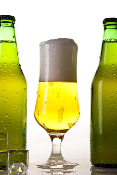 棕色瓶啤酒 — 图库照片
