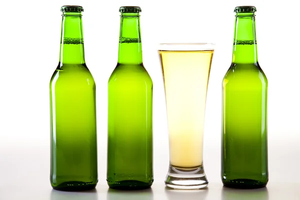 Tres cervezas frescas — Foto de Stock