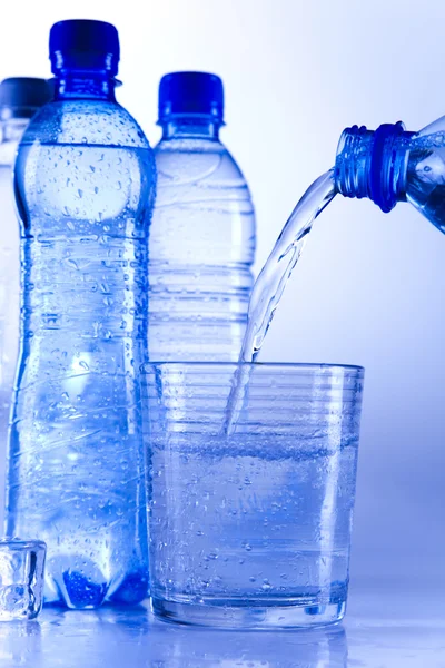 Пийте воду — стокове фото