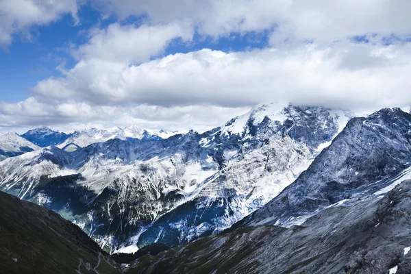 Dağ vadisi — Stok fotoğraf