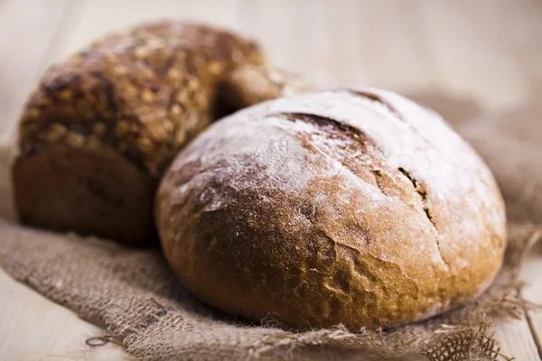 Sortimento ainda-vida do pão cozido no forno — Fotografia de Stock