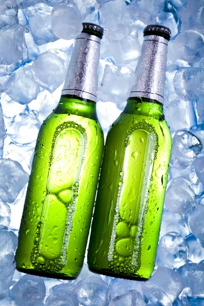 Tre birre fresche con ghiaccio — Foto Stock