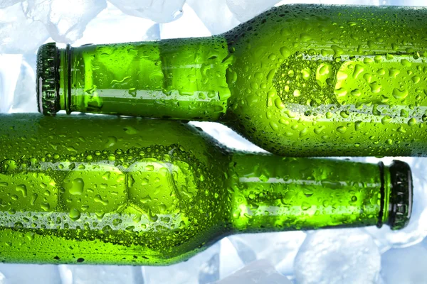 Πράσινο μπουκάλι μπύρα — Φωτογραφία Αρχείου
