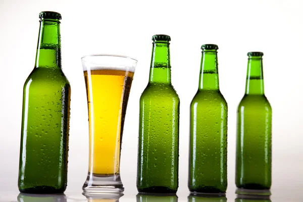 맥주 병 과 잔 — 스톡 사진